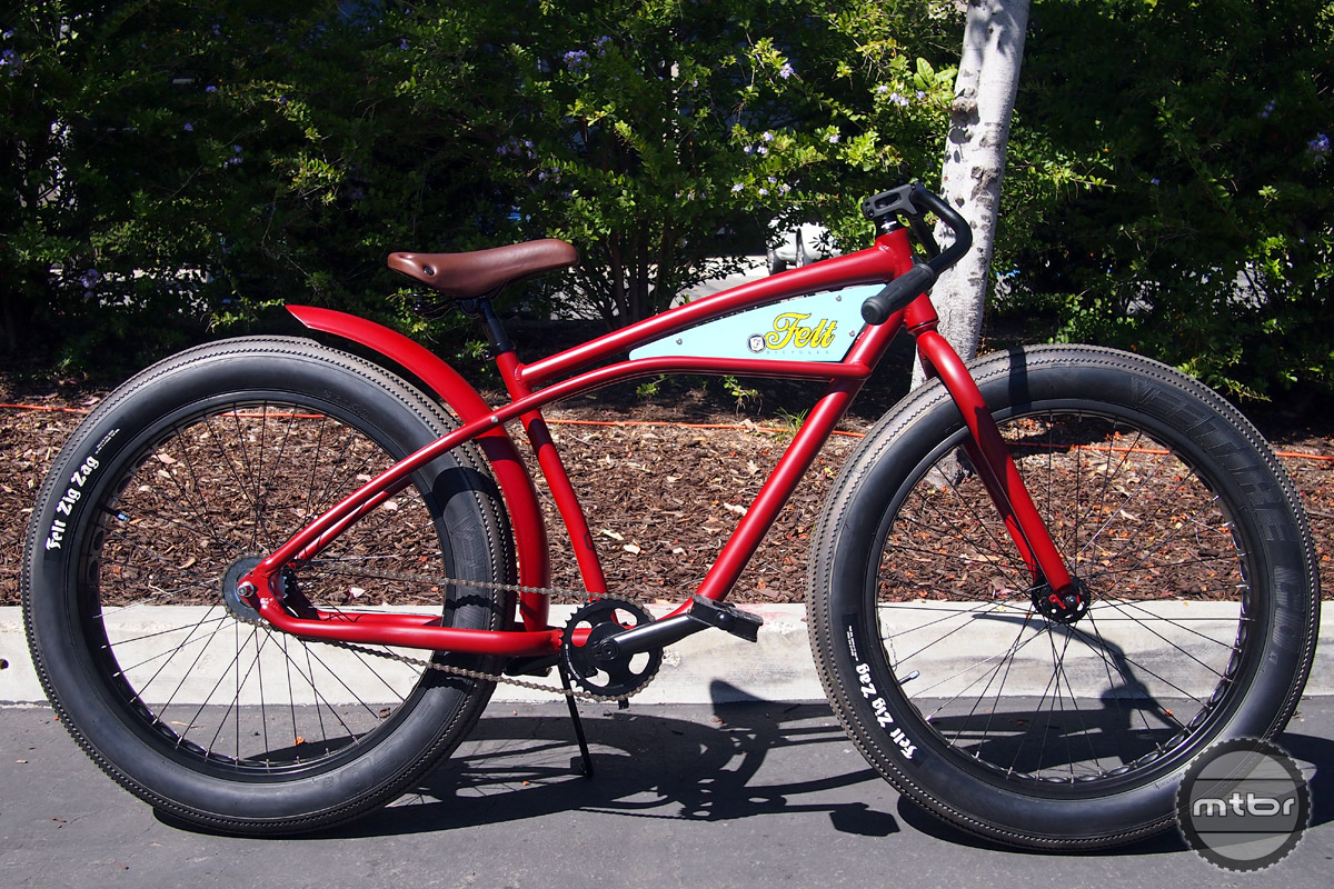 Felt beach clearance cruiser bike